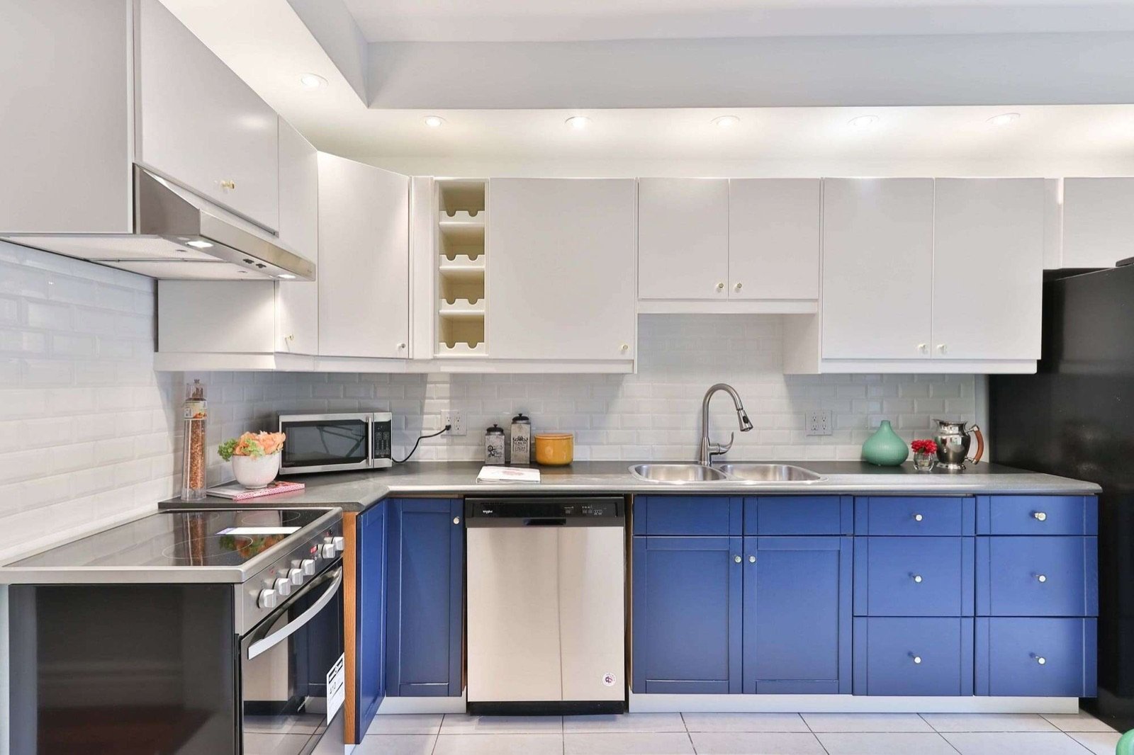 How to Tell if your Kitchen Cabinets Need Replacement or Refacing.