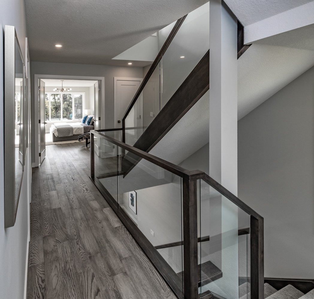 Interior Design by Kay2 Contracting: Bridgeland Custom Home, Bridgeland, NE Calgary