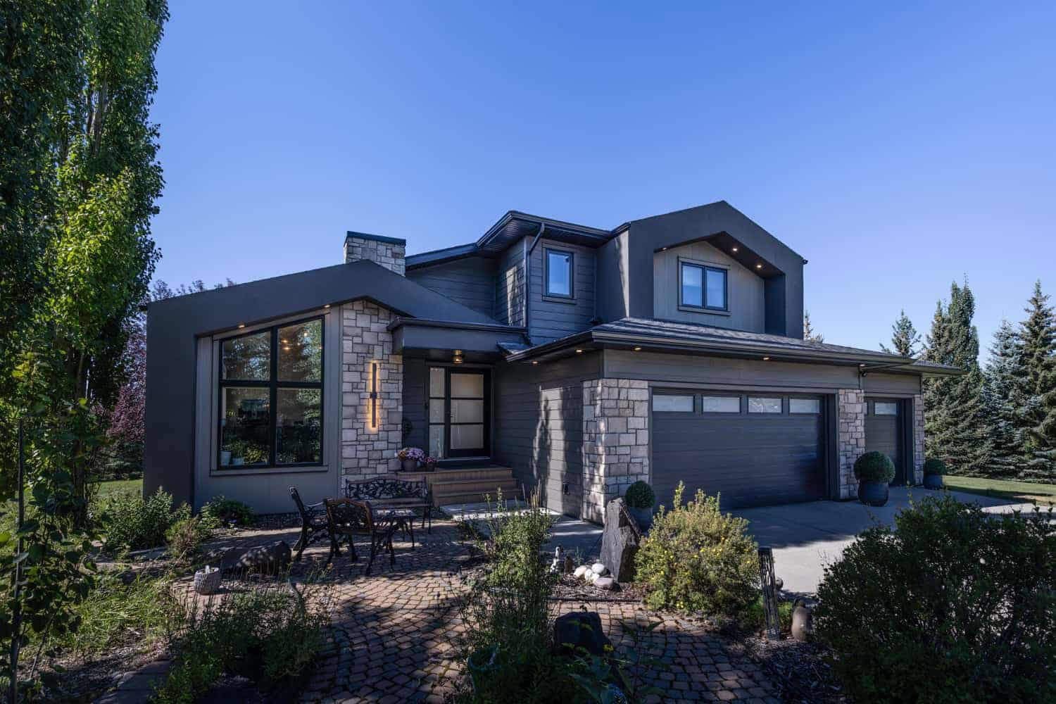 Exterior Renovations by Kay2 Contracting, Calgary